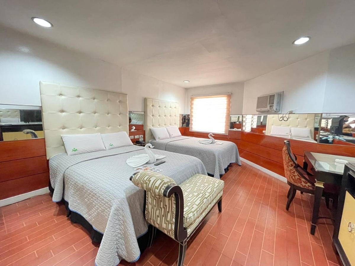 Town And Country Motel Vmapa Manila Bagian luar foto